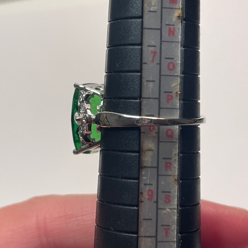 STAUER STERLING SILVER CZ RING HIGHLY FACETED GREEN CENTER STONE LIKE NEW size 8 - Picture 9 of 11